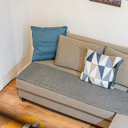 Secret Charming With Ac Apartament