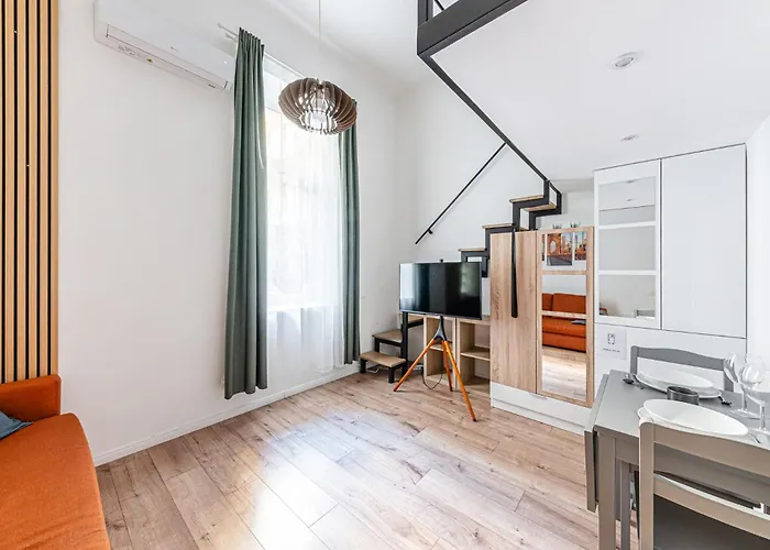 Secret Charming With Ac Apartment *